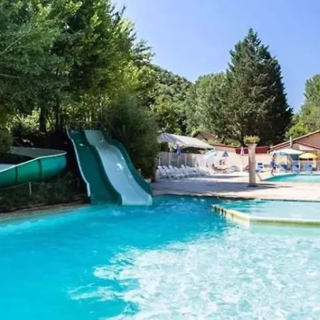3 Pieces Avec Terrasse, 2 Pour 2 A 6 Personnes - Api-1-52-654 * Badefols-sur-Dordogne