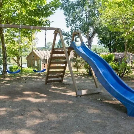 3 Pieces Avec Terrasse, 2 Pour 2 A 6 Personnes - Api-1-52-654 Badefols-sur-Dordogne