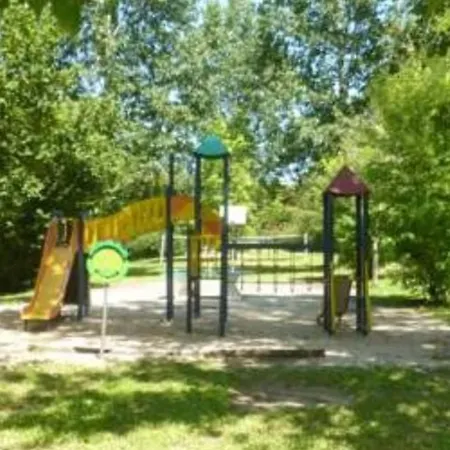 3 Pieces Avec Terrasse, 2 Pour 2 A 6 Personnes - Api-1-52-654 *