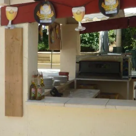 Kemping 3 Pieces Avec Terrasse, 2 Pour 2 A 6 Personnes - Api-1-52-654 Badefols-sur-Dordogne