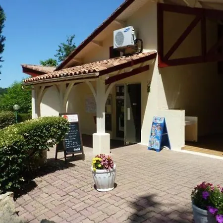 3 Pieces Avec Terrasse, 2 Pour 2 A 6 Personnes - Api-1-52-654 Badefols-sur-Dordogne