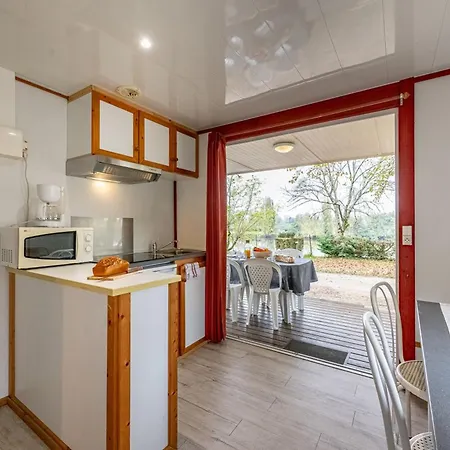 3 Pieces Avec Terrasse, 2 Pour 2 A 6 Personnes - Api-1-52-654 Badefols-sur-Dordogne